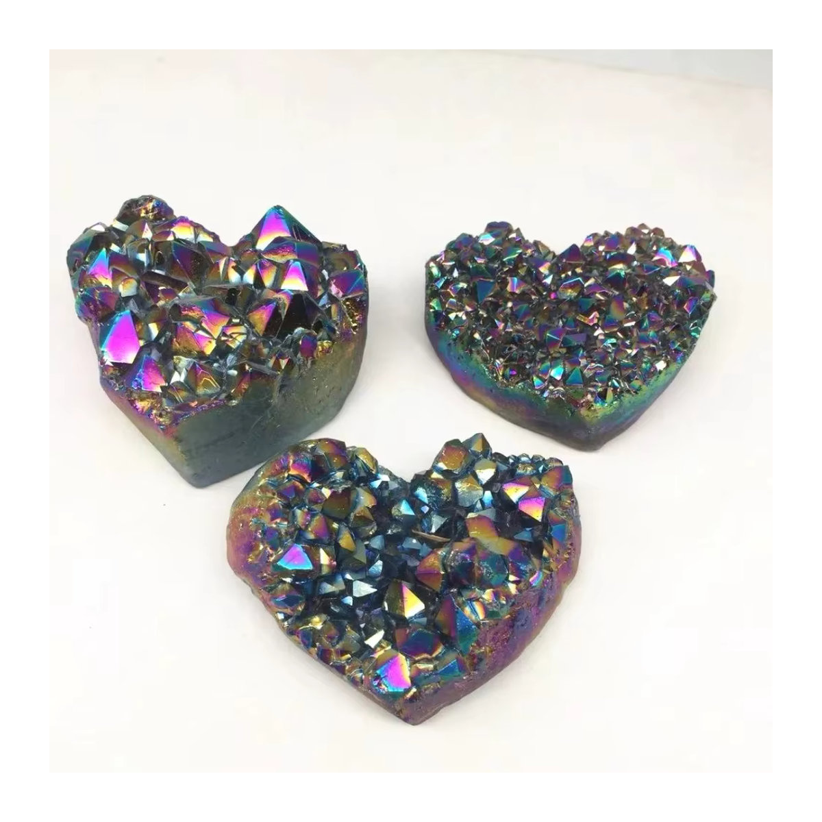 Herzförmige Amethyst-Geode von Sisterstone in Lila und Mehrfarbig mit Regenbogen-Aura-Effekt - Bild 4