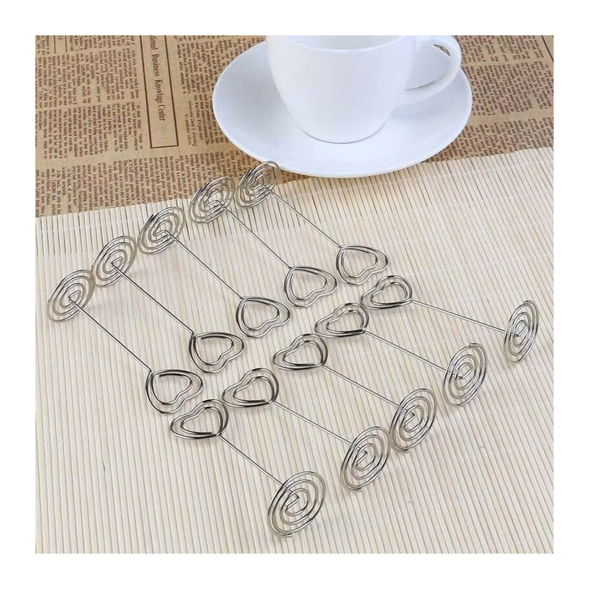 Herzförmiger Metall-Kartenhalter mit Herzmuster in Silber, Desktop-Notizhalter für den Schreibtisch, Höhe: 8,5 cm - Bild 1