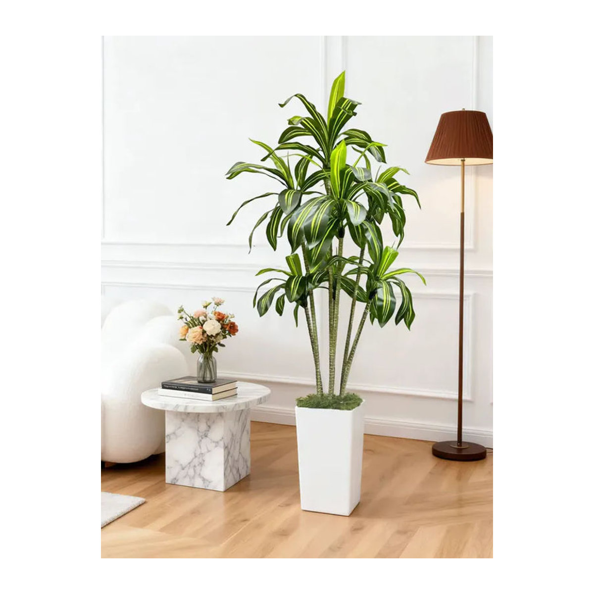 HiMISS Künstlicher Dracaena-Baum in Grün mit weißem Übertopf, UV-beständige tropische Kunstpflanze für Wohnzimmer, Büro und Garten, Höhe: 120 cm - Bild 5