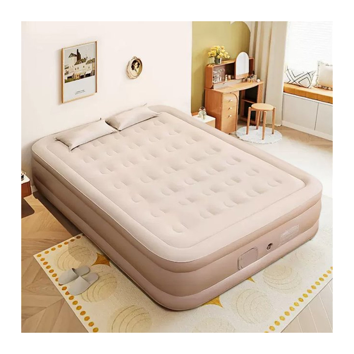 Hlamder Queen-Luftmatratze mit integrierter Pumpe und beflockter Oberseite in Beige - Bild 1