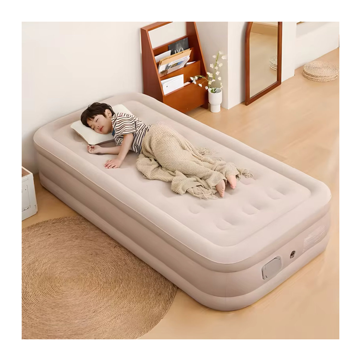 Hlamder Queen-Luftmatratze mit integrierter Pumpe und beflockter Oberseite in Beige - Bild 6