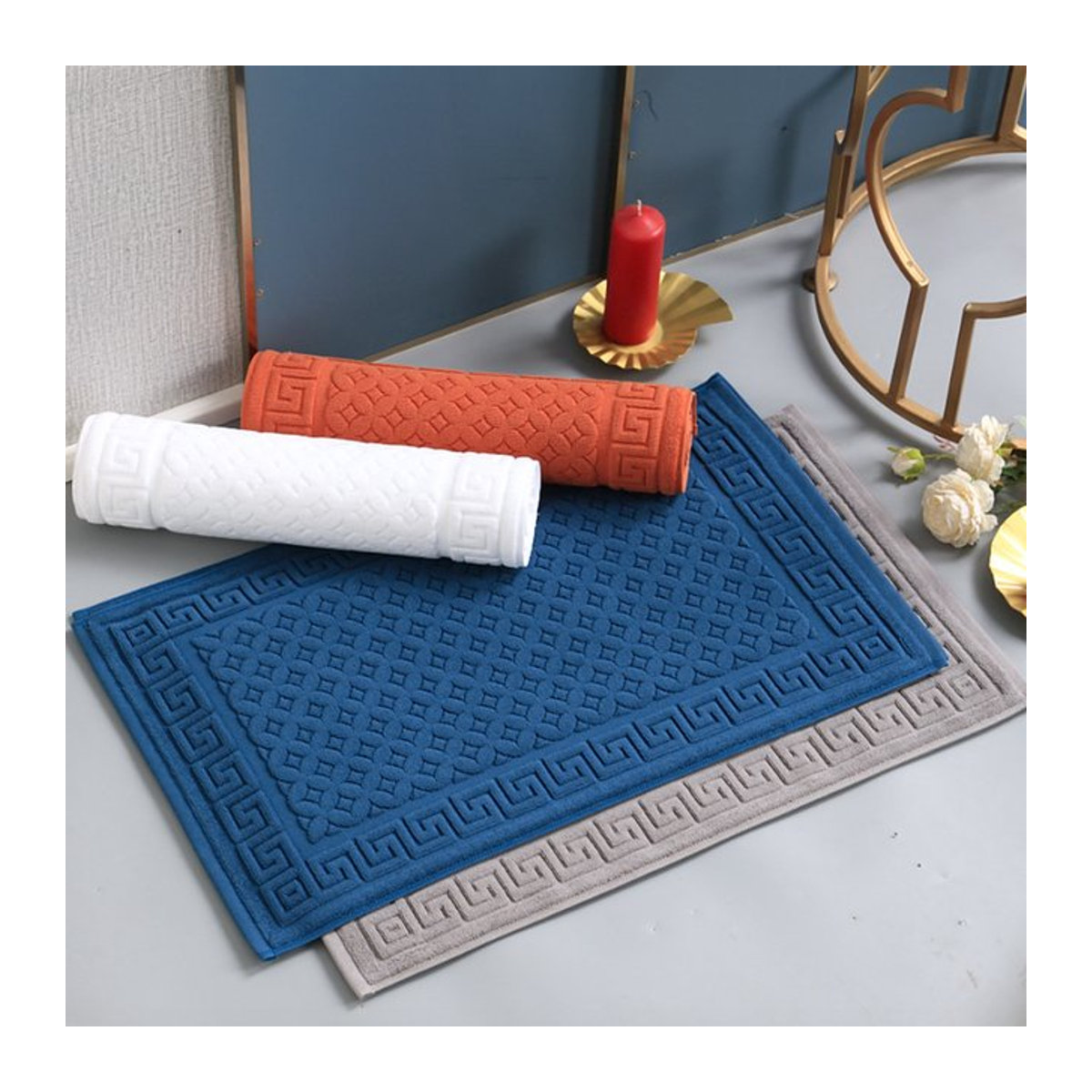 Hochwertige Badematte aus Baumwolle von inyahome in Blau oder Orange, rechteckig und saugstark - Bild 1