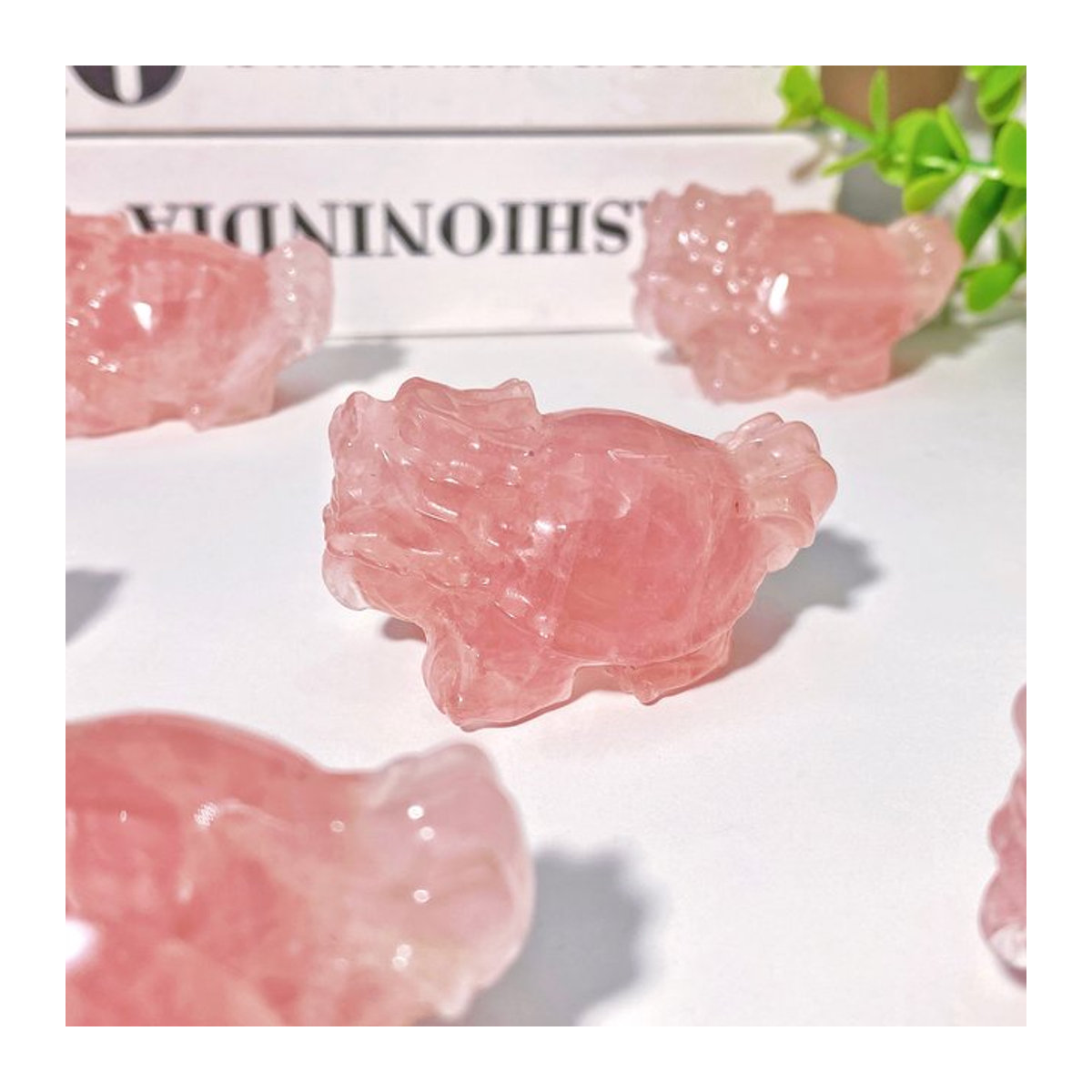 Hochwertige Drachenschildkröte aus Rosenquarz als Dekoration aus Naturkristall in Rosa - Bild 1