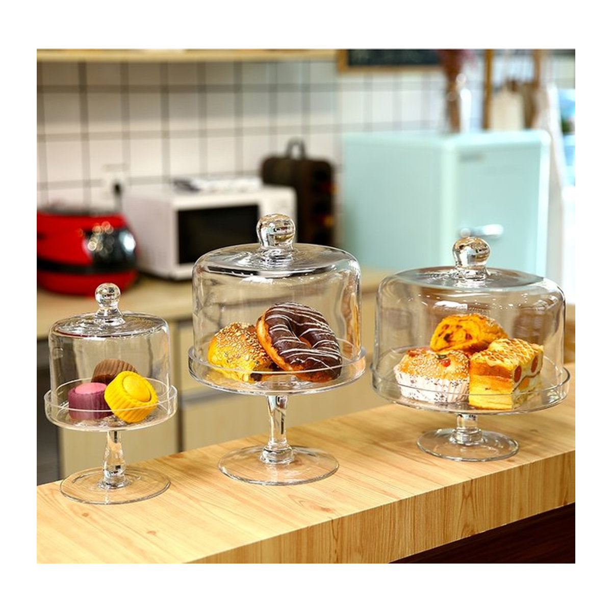 Hoher Kuchenteller aus Glas mit Deckel, transparent, rund, modern - Bild 1