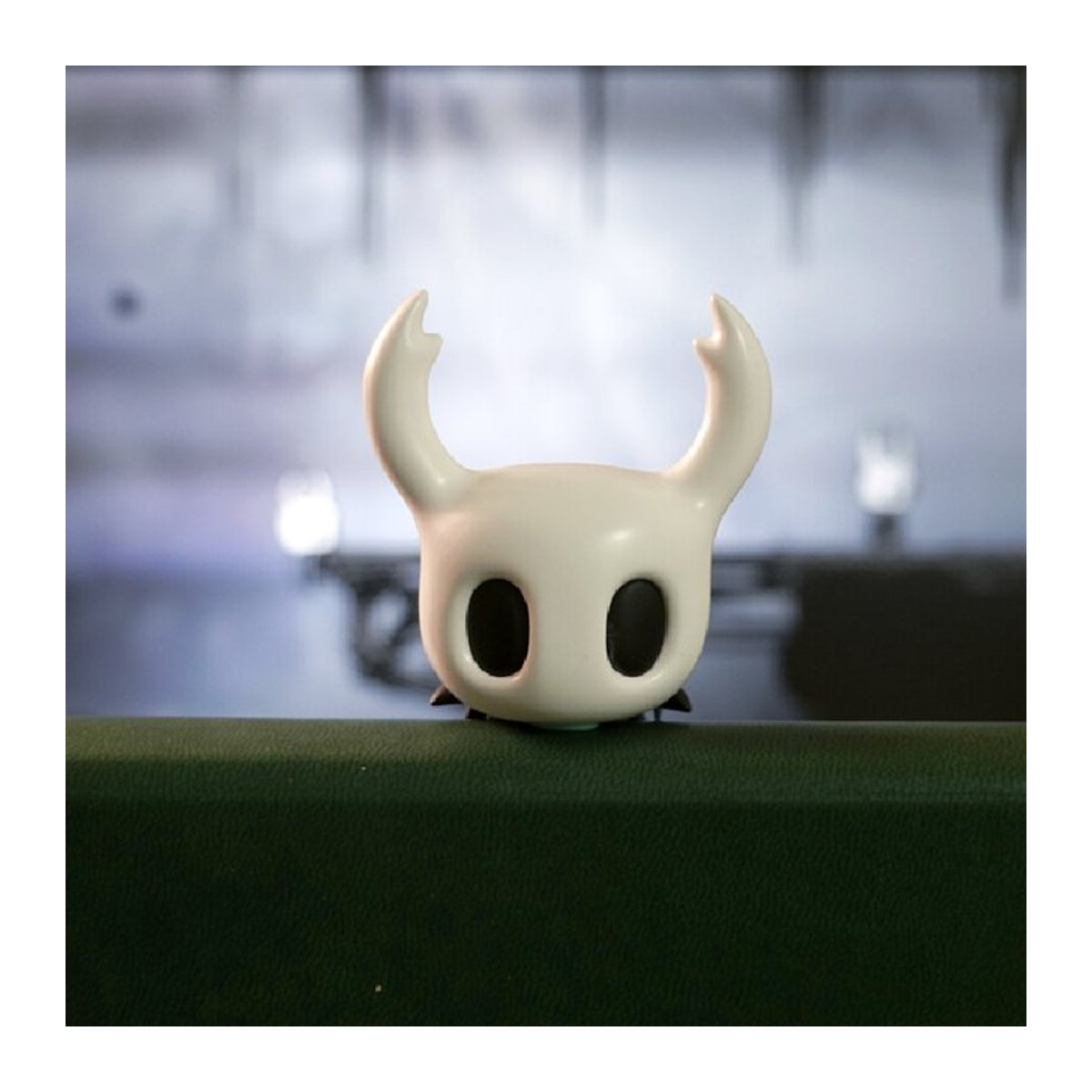 Hollow Knight The Knight Actionfigur aus Kunststoff in Weiß von Hot Toys als dekorative Sammlerstatue - Bild 1