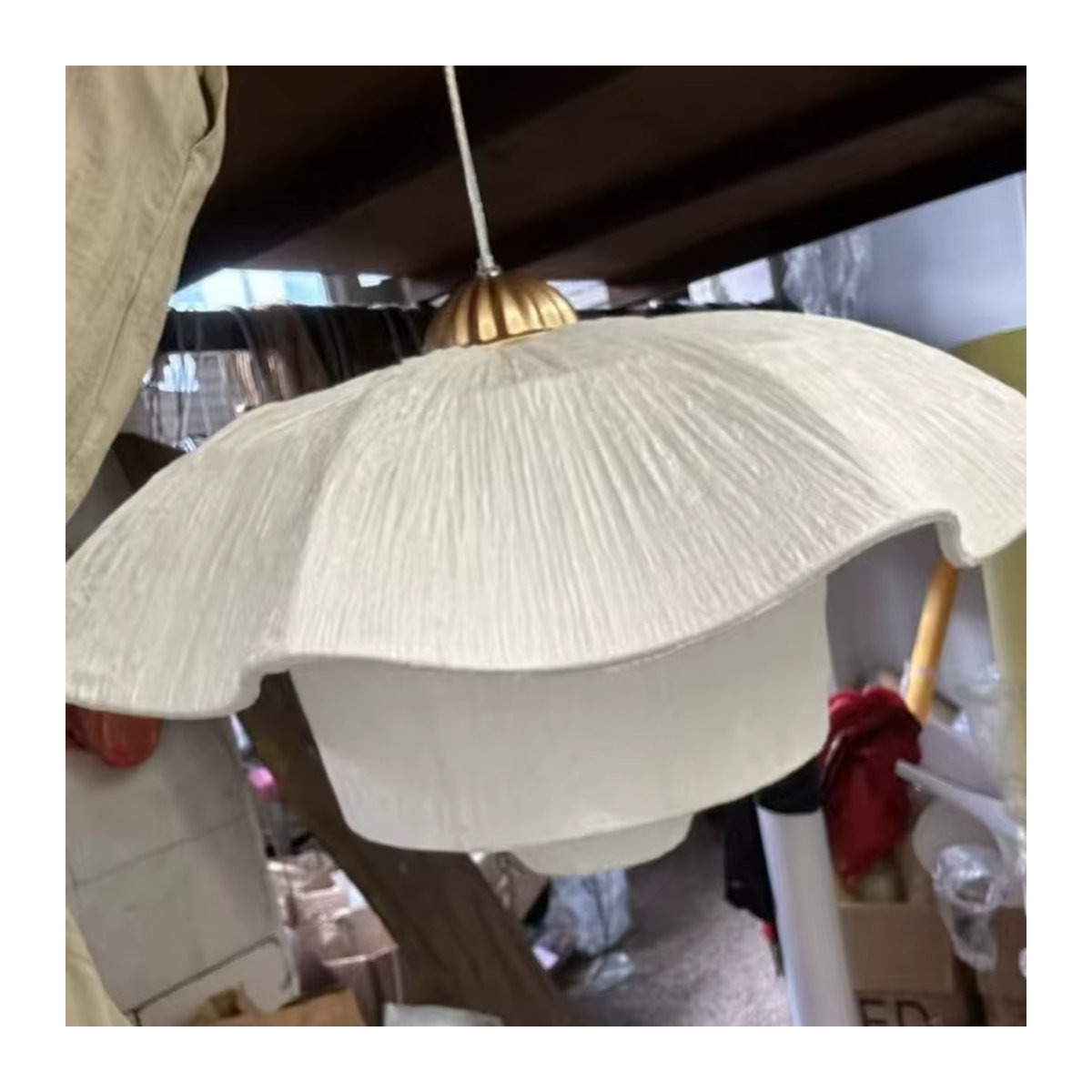 HomeLover Kronleuchter in skandinavischer Blütenblattform, Farbe Beige, warmweißes Licht - Bild 3