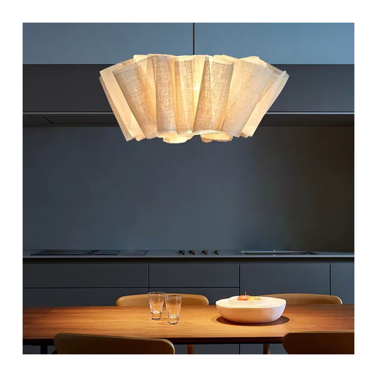 HomeLover Pendelleuchte aus Leinen in Beige im skandinavischen Wabi Sabi Design mit plissiertem Stoff für Schlafzimmer und Küche - Bild 2