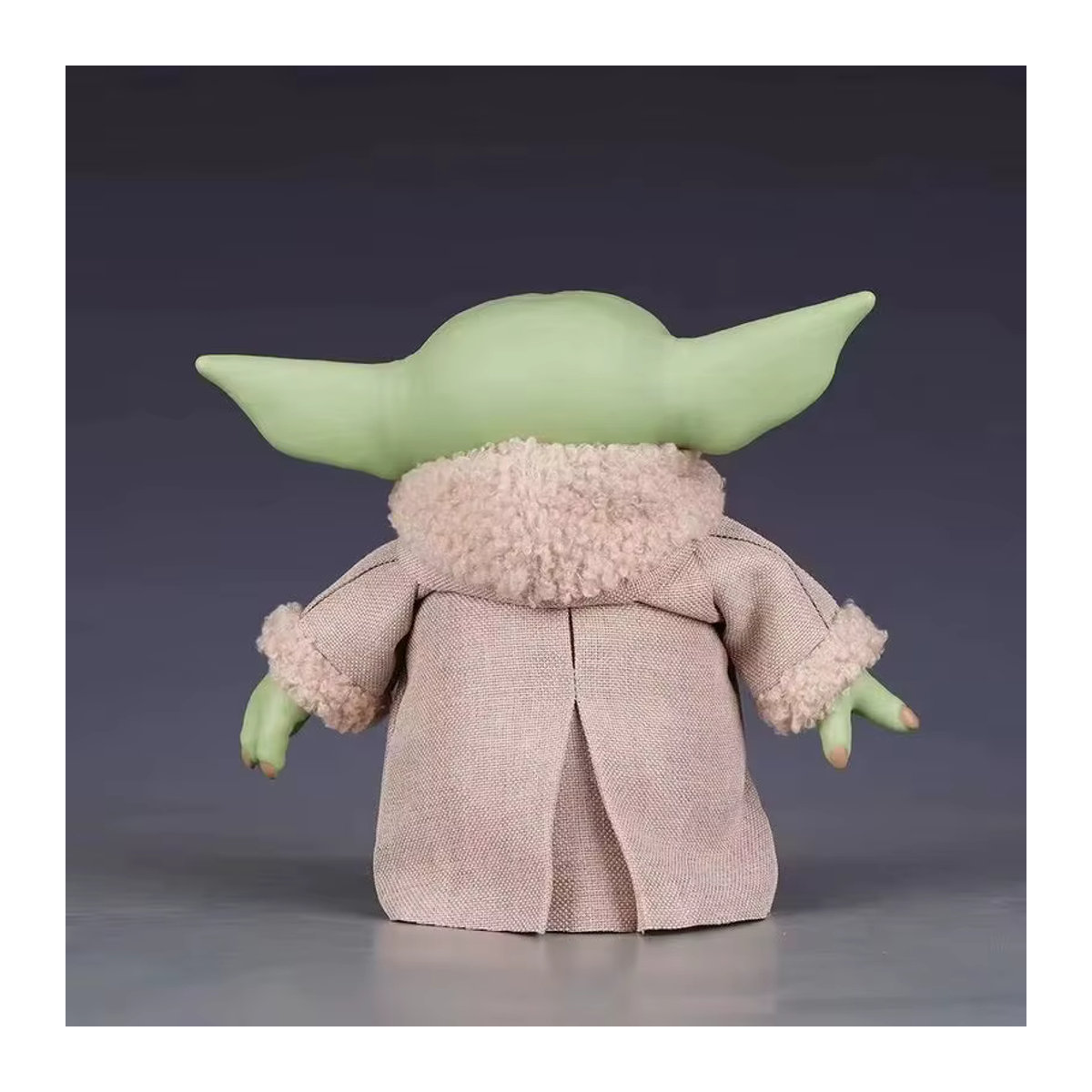 Hot Toys Baby Yoda Actionfigur in Grün mit Textilkleidung, 17 cm Höhe - Bild 3