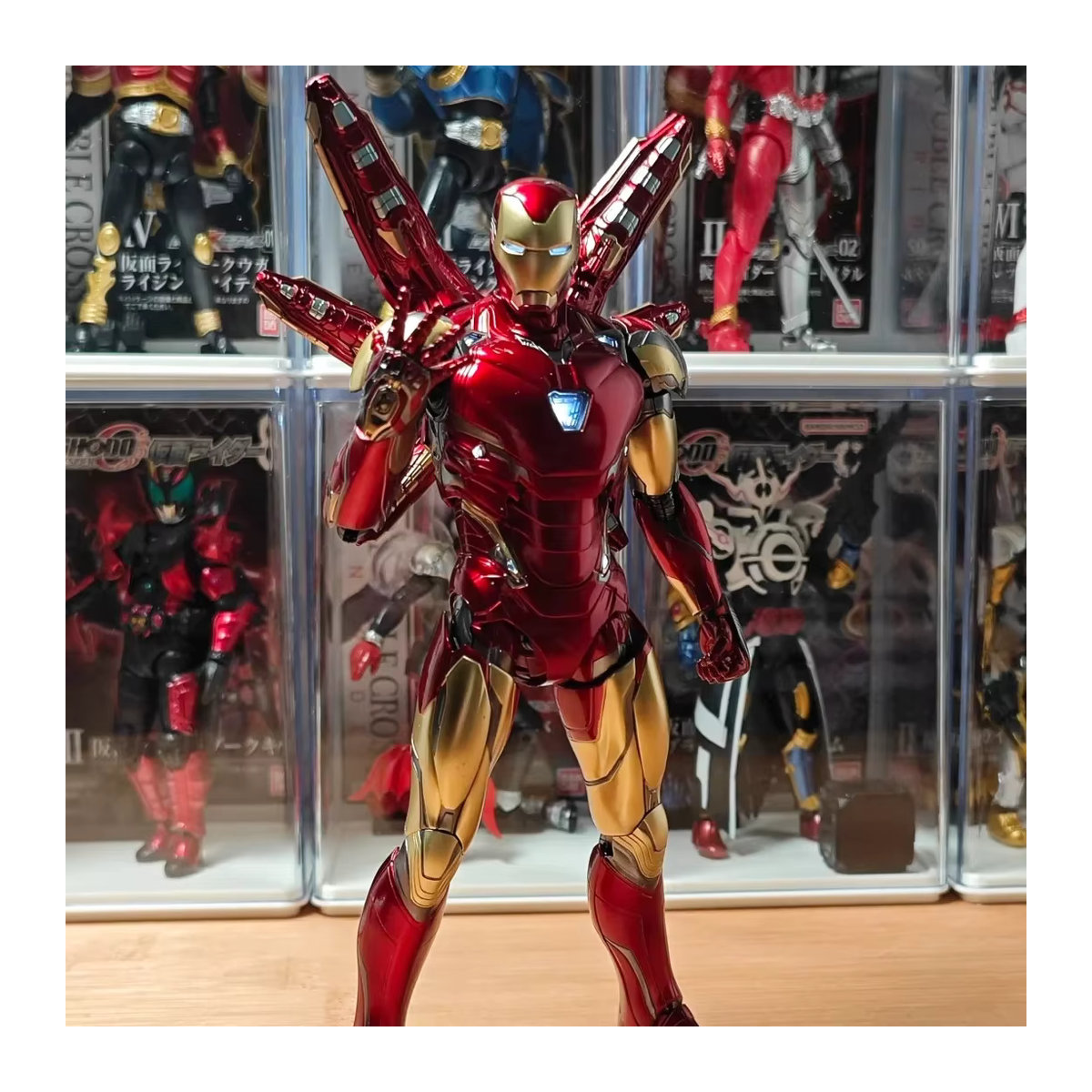 Hot Toys Iron Man MK85 Actionfigur aus Metall im Maßstab 1/12, rote Sammlerfigur mit beweglichen Gelenken - Bild 4