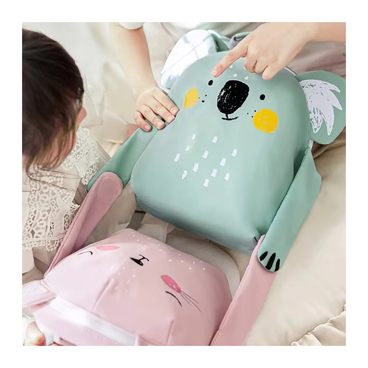 HOUSBAY Kinderrucksack Nette Koala in Grün, Wasserdichter Cartoon Rucksack für Kindergarten und Schule - Bild 1