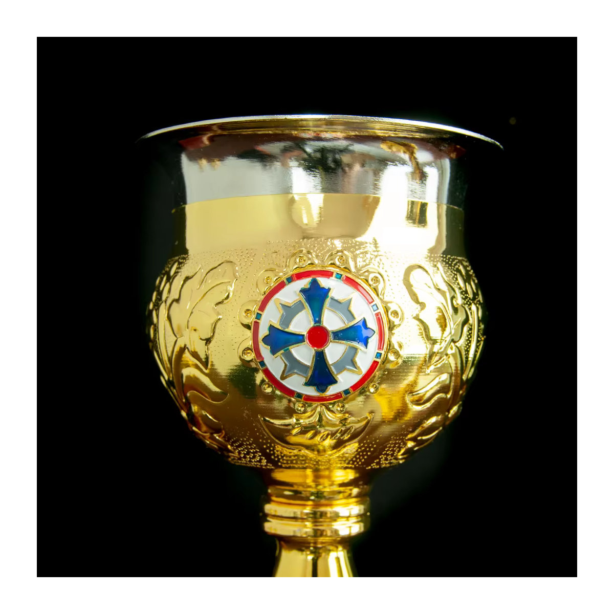 HTISOK Zeremonieller Kelch aus Metall in Gold und Rot mit geschnitztem Design für kirchliche Anlässe - Bild 1