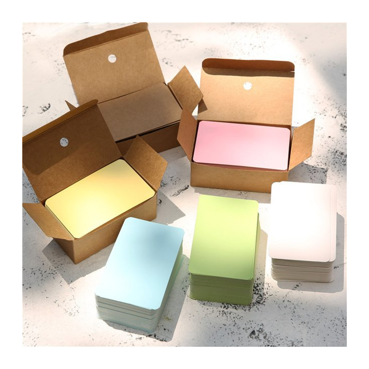 HUALIWEN Kraftpapier Karten Set, 100 Stück leere Visitenkarten und Dankeskarten in Braun, Blau und Mehrfarbig, rechteckig und minimalistisch - Bild 1