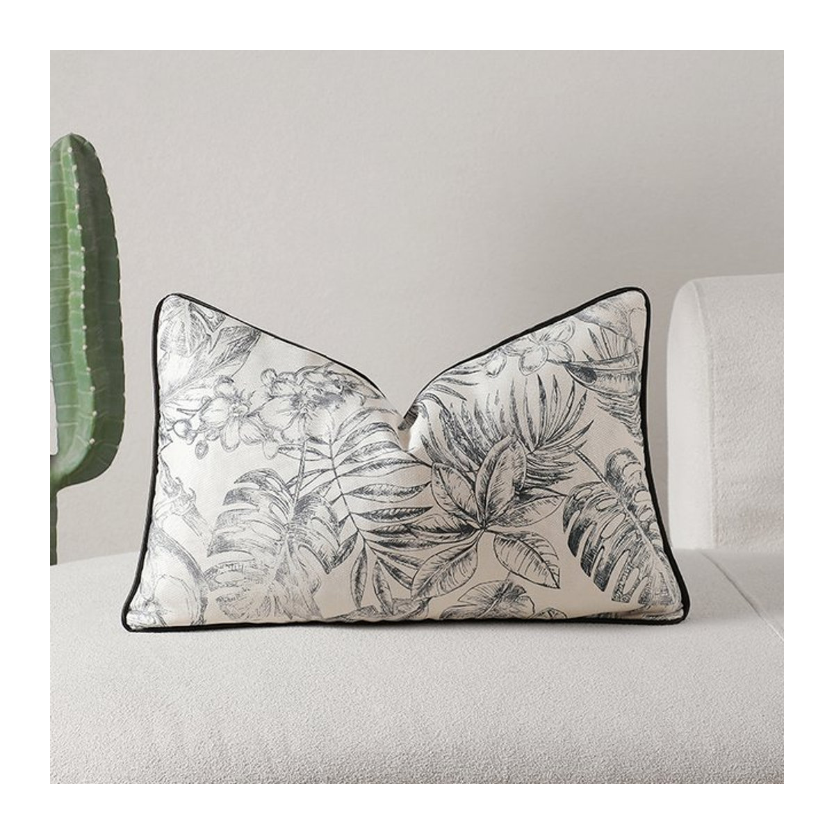 Inyahome Chinoiserie Kissenbezüge mit Blumen- und Blättermuster in Grau und Weiß, Set aus Kissenbezügen für deine Wohnzimmer-Dekoration, Maße: 30 x 50 cm und 45 x 45 cm - Bild 1