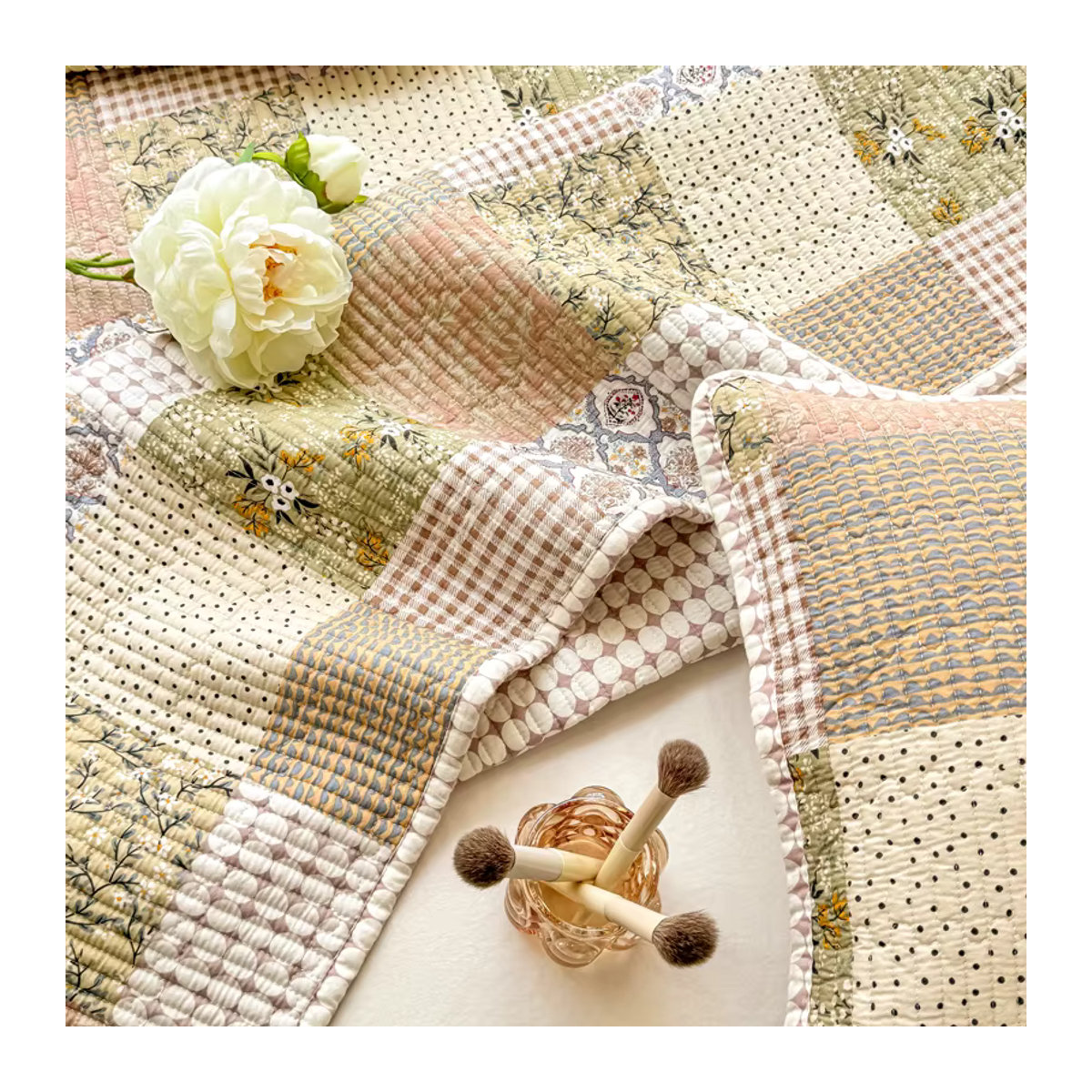 IvaRose HOME TEXTILE 3-teiliges Bettwaren-Set mit Patchwork-Blumenmuster aus gesteppter Baumwolle, mehrfarbig - Bild 4