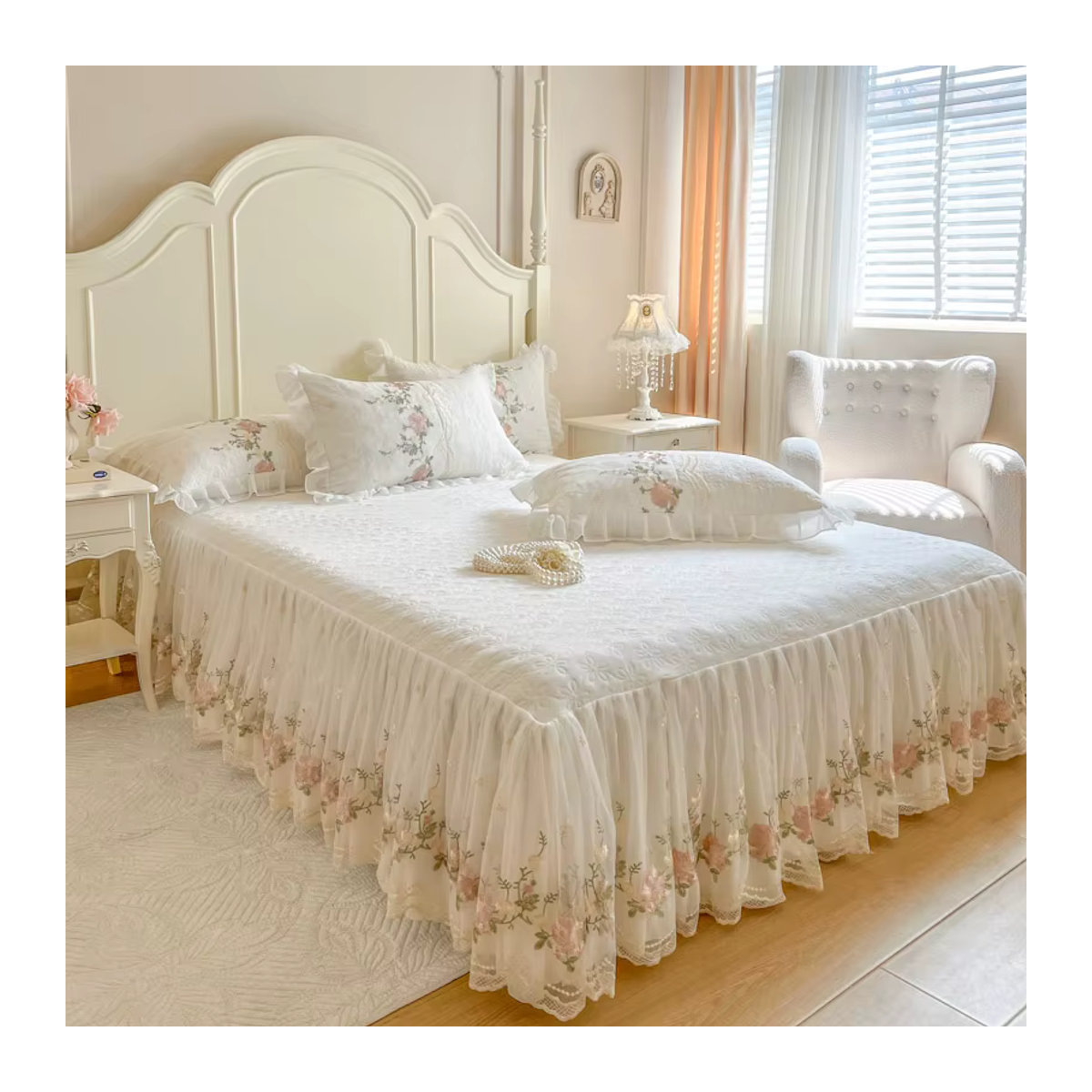 IvaRose HOME TEXTILE Bettwäsche-Set aus 100 % Baumwolle mit Blumenspitzen-Design in Weiß, 3-teilig inklusive Bettrock und 2 Kissenbezügen - Bild 2