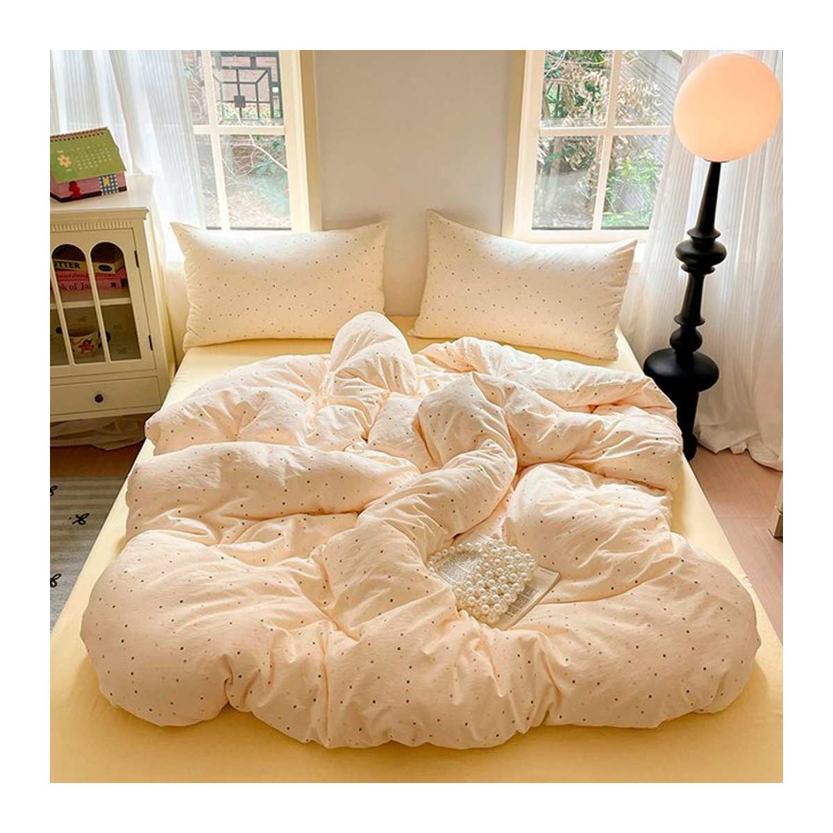 IvaRose HOME TEXTILE Bettwäsche-Set mit Blumenmuster in Weiß, 4-teiliges Mädchen-Bettbezug-Set mit Kissenbezug und flachem Laken - Bild 1