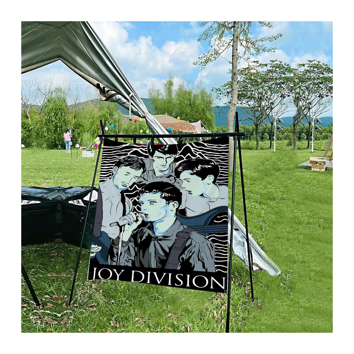 J-Joy D-Division Cartoon Wandbehang Banner aus Textil in Mehrfarbig - Bild 5