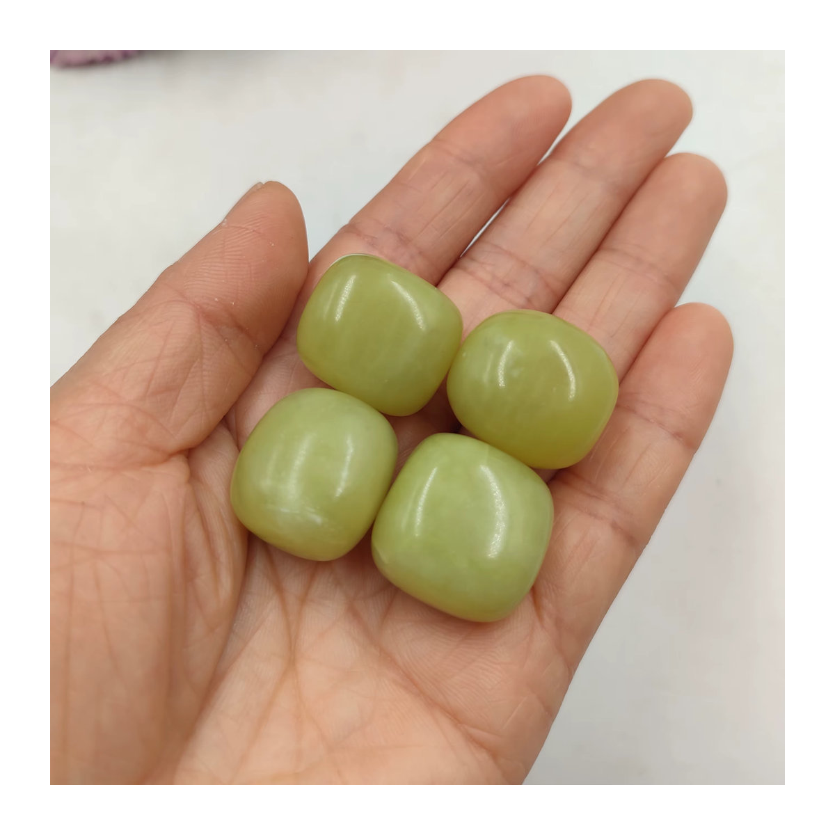 Jade Zitrone Trommelsteine aus Naturstein in Gelb und Grün zur Chakra-Heilung und Dekoration - Bild 2