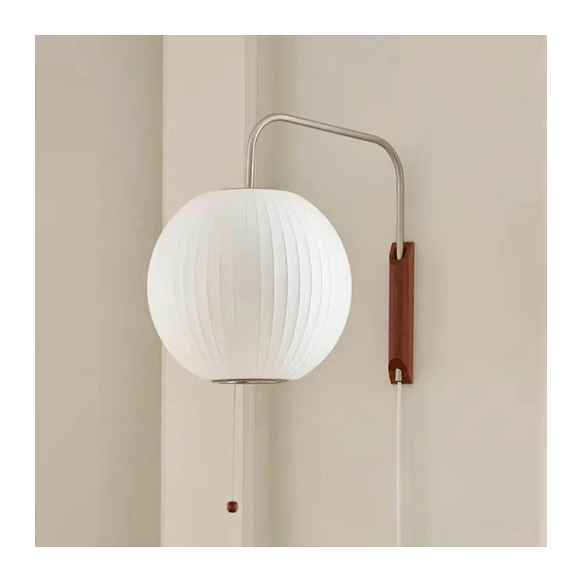 Japanische Nelson Wandleuchte aus handgewebter Seide in Beige für Wohnzimmer und Schlafzimmer - Bild 2