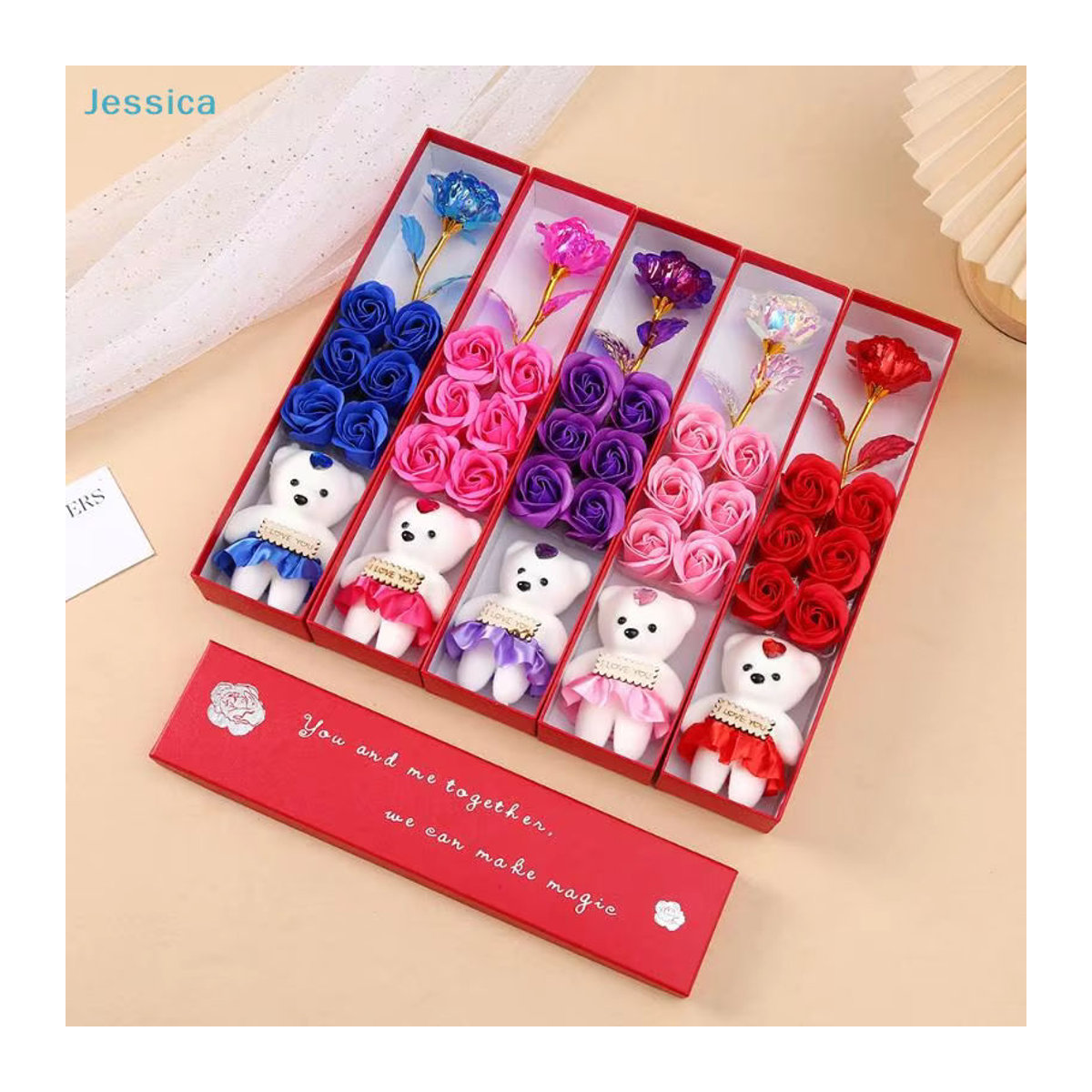 Jessica Geschenkbox mit künstlicher Rose und kleinem Bär, Seifenblumenstrauß in Pink und Blau für Valentinstag und Jahrestag - Bild 2