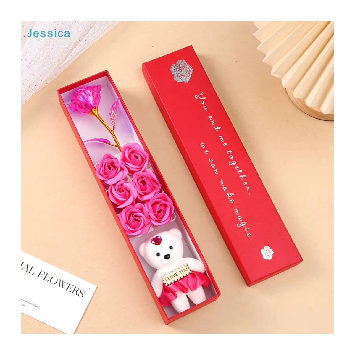 Jessica Geschenkbox mit künstlicher Rose und kleinem Bär, Seifenblumenstrauß in Pink und Blau für Valentinstag und Jahrestag - Bild 4
