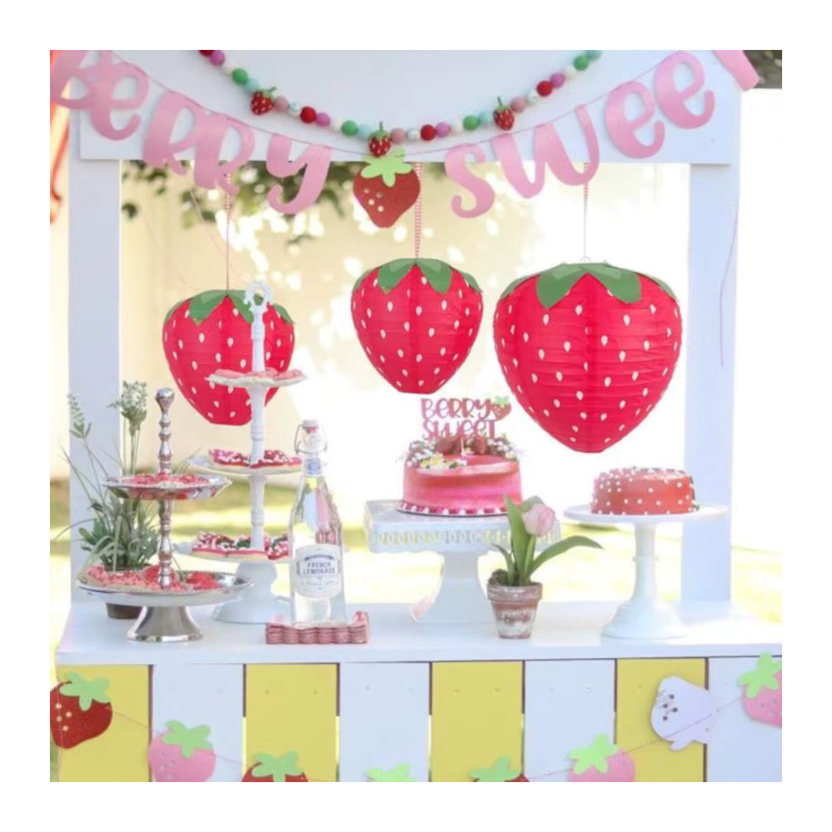JETTING 3D Erdbeere Papier Laterne als hängendes Deko-Ornament in Rot für Geburtstag und Kinderpartys - Bild 3