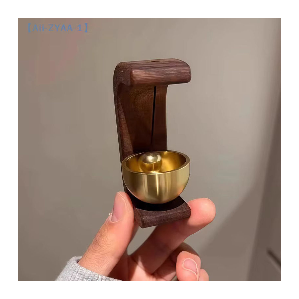 JETTING Dekorative Holz-Türklingel in Gold mit geometrischem Design und Schnur zum Aufhängen - Bild 4