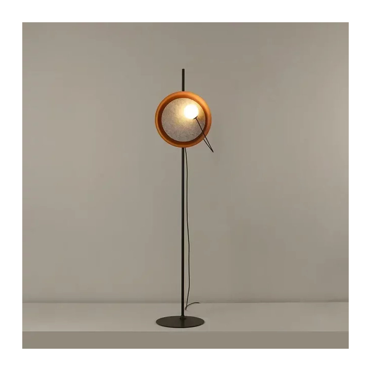 JIANKEXING LED-Stehlampe in Schwarz mit warmweißem Licht, magnetisch und verstellbar für Wohnzimmer und Schlafzimmer - Bild 1