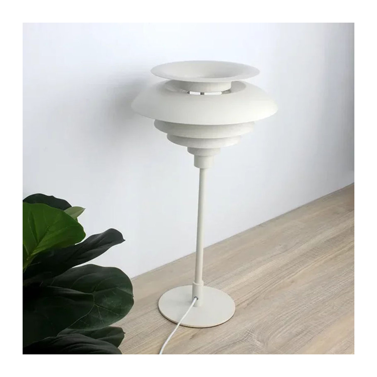 JIANKEXING LED Stehlampe in Weiß aus Aluminium und Eisen im skandinavischen Design mit 5-lagiger Platte - Bild 1