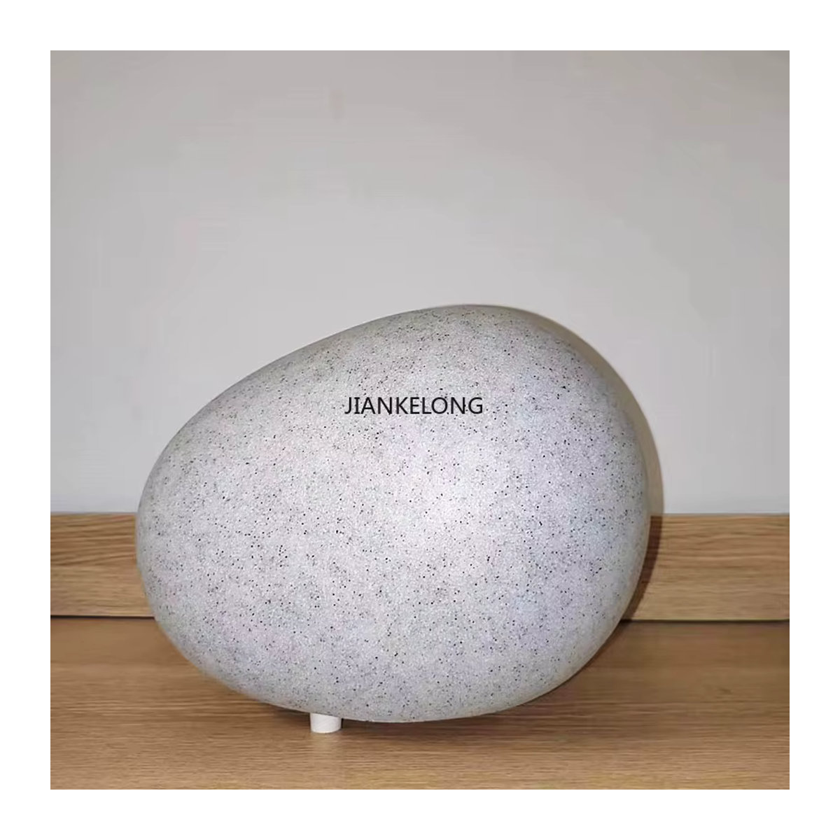 JIANKEXING LED Tischlampe in Weiß im modernen minimalistischen Design mit Kieselstein-Form aus Mineralguss - Bild 5