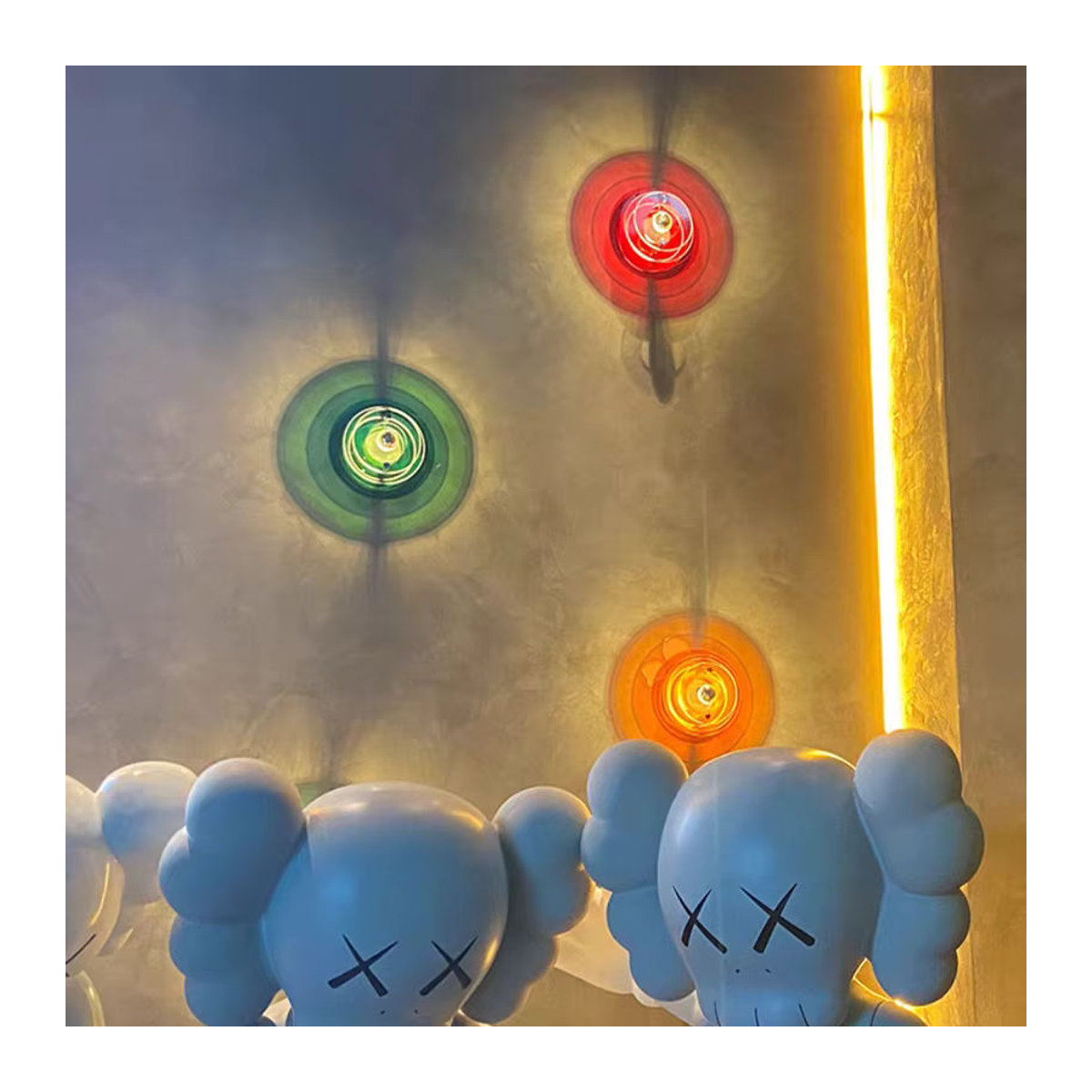 JIANKEXING Wandlampe im Nordic Minimalismus Design als UFO Raumdekoration für Wohnzimmer und Schlafzimmer in Rot - Bild 2