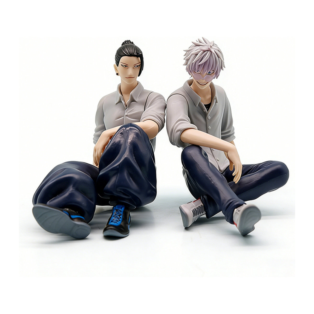 Jujutsu Kaisen Sammelfiguren Satoru Gojo und Suguru Geto in sitzender Pose, mehrfarbige PVC-Modelle - Bild 1
