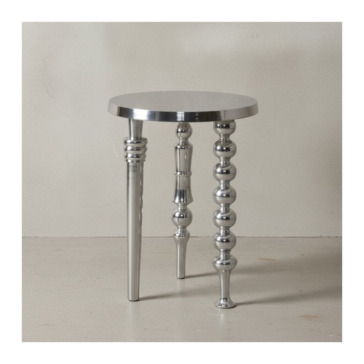 KADIMA DESIGN Beistelltisch aus Aluminium in Silber, Modernes Dreibein Design, B/T/H: 44 x 44 x 63 cm - Bild 1