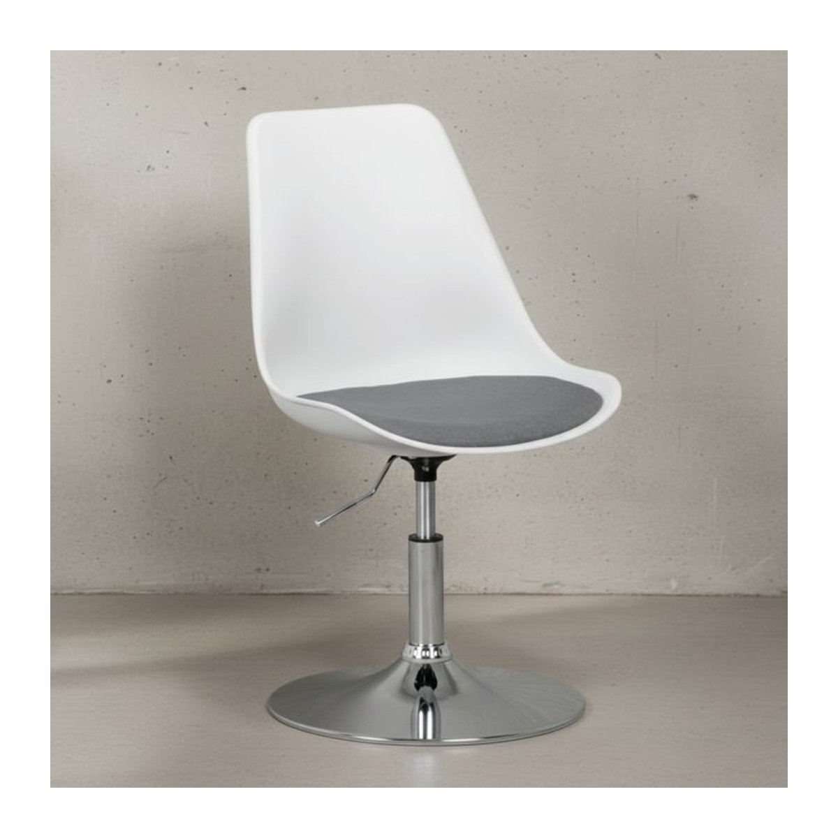 KADIMA DESIGN Trompetenstuhl mit Kunstlederbezug in Weiß, drehbar mit Chrom-Metallkonstruktion - Bild 1