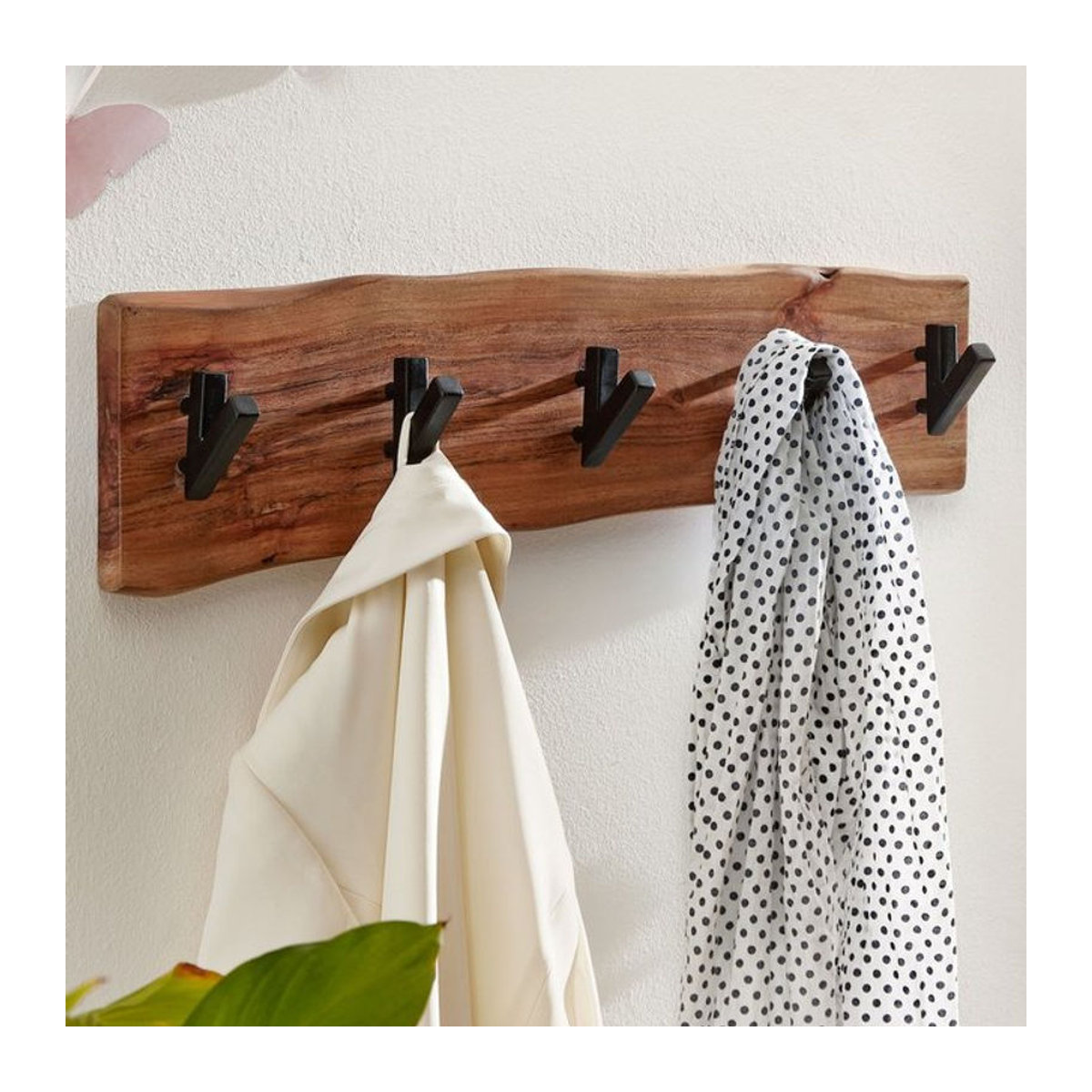 KADIMA DESIGN Wandgarderobe aus Akazien-Massivholz und Metall in Natur mit Naturkante im Industrial-Stil, B/T/H: 60 x 17 x 9 cm - Bild 1