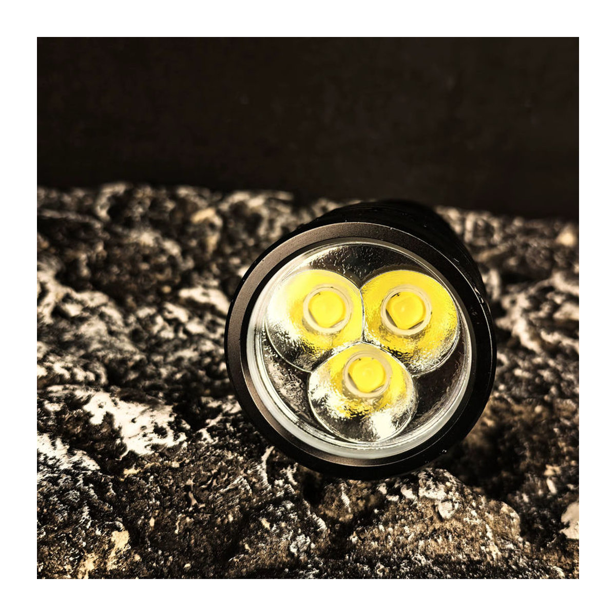 KENSUN Taktische LED Taschenlampe mit XHP90, USB aufladbar, leistungsstarke Handlampe für Camping und Outdoor - Bild 6