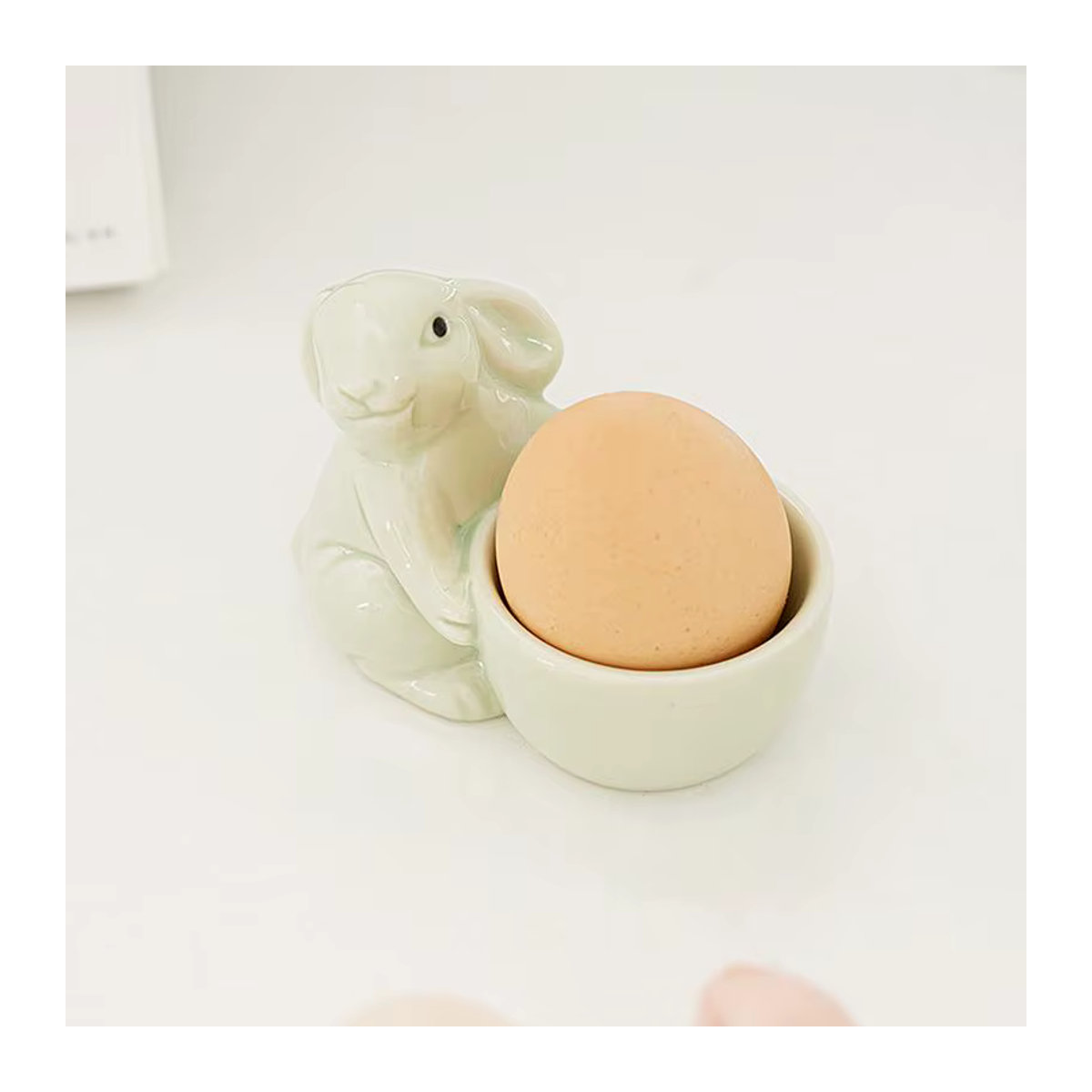 Keramik-Eierbecher mit Hasenmotiv für Ostern in Pink und Weiß - Bild 4