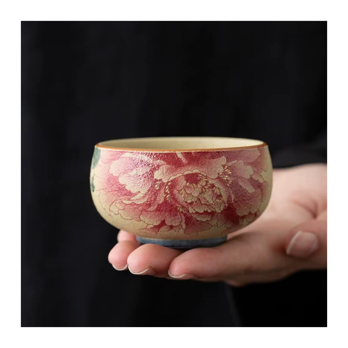 Keramische Teetasse mit blau-weißem Pfingstrosen-Design und Flint-Rot-Glasur für dein Gongfu-Teeset - Bild 1