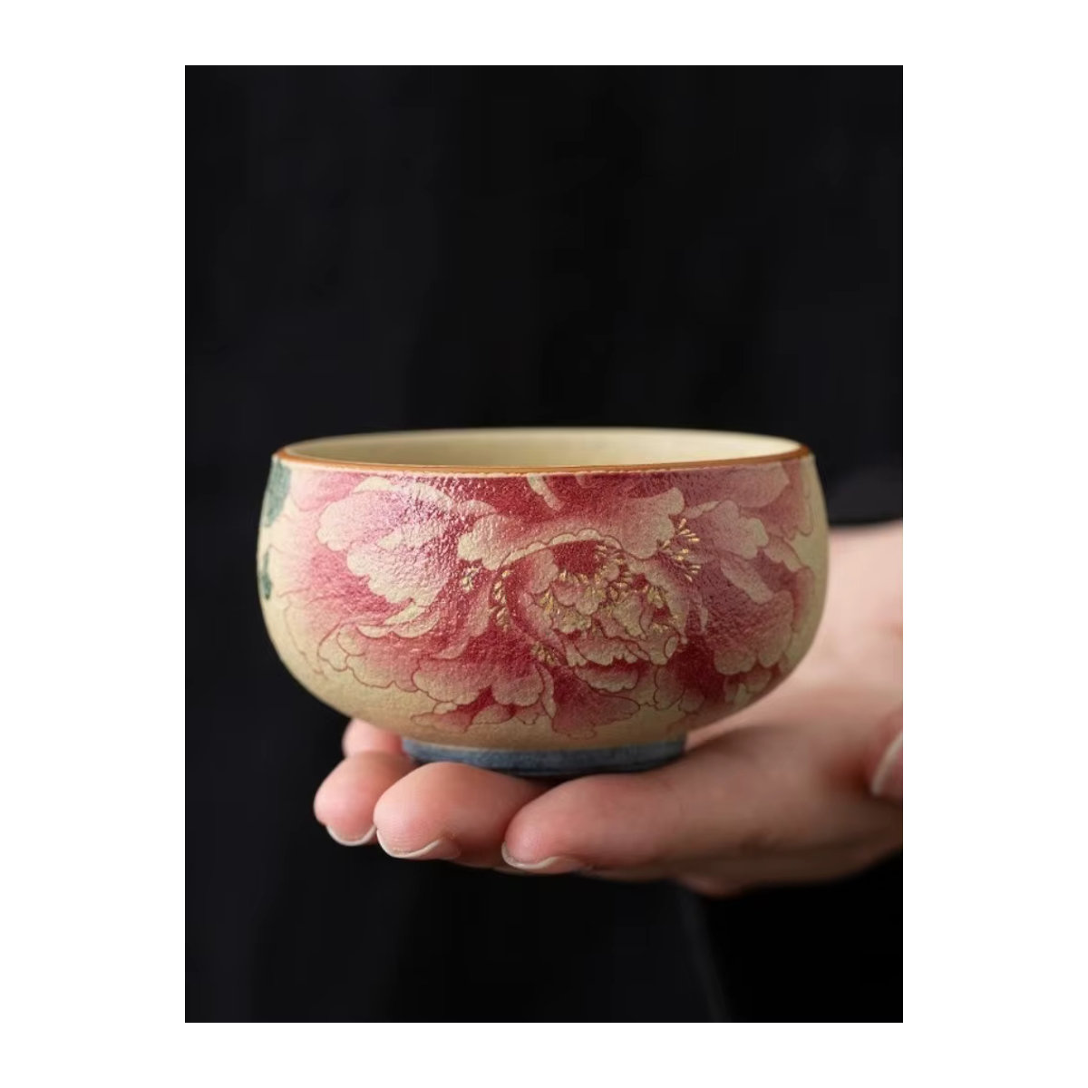 Keramische Teetasse mit blau-weißem Pfingstrosen-Design und Flint-Rot-Glasur für dein Gongfu-Teeset - Bild 4