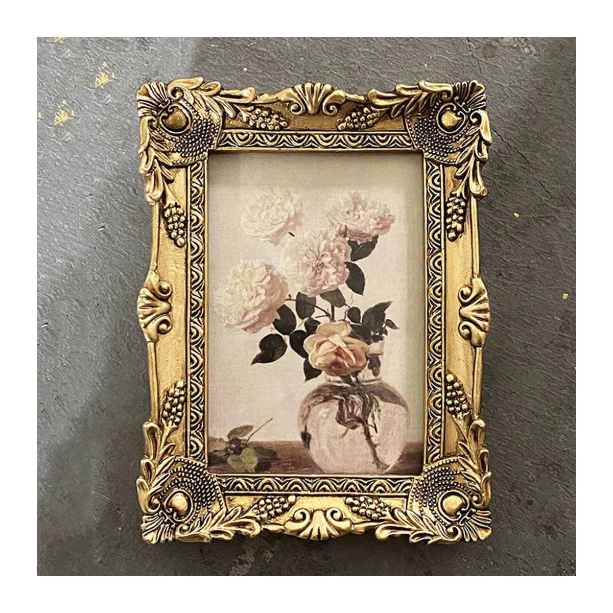 Kesoto Bilderrahmen im Retro-Stil mit floralem Blumenmuster in Gold aus Metall für Tischaufsteller und Wandmontage - Bild 2