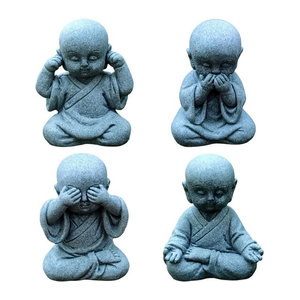 Kesoto Mini Buddha Statue aus Kunstharz in Grau als orientalische Mönch Figur für Desktop und Büro Dekor