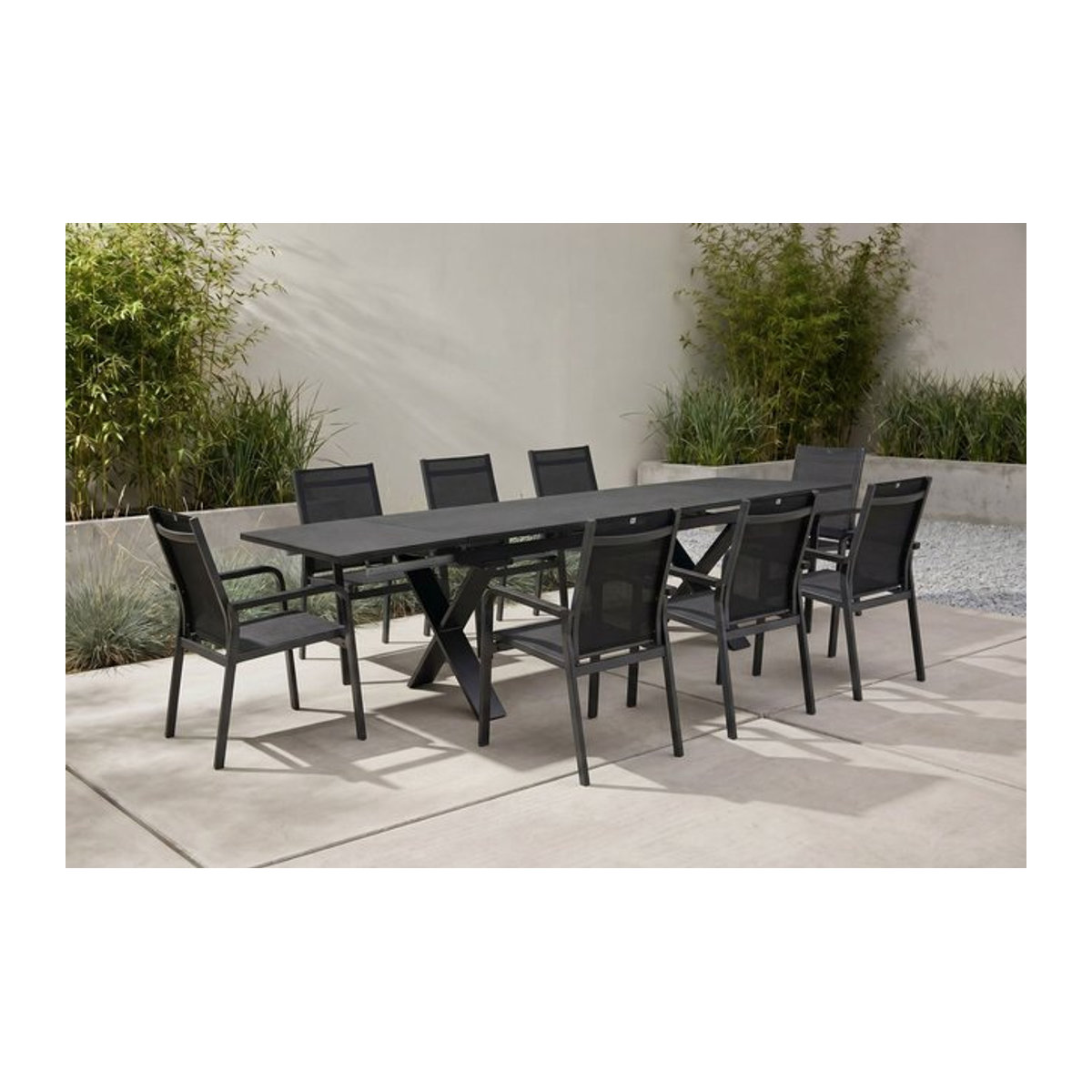 Kettler BasicPlus Premium Garten-Essgruppe in Anthrazit und Grau mit Tisch und 8 Stapelsesseln aus Aluminium und Mesh - Bild 1