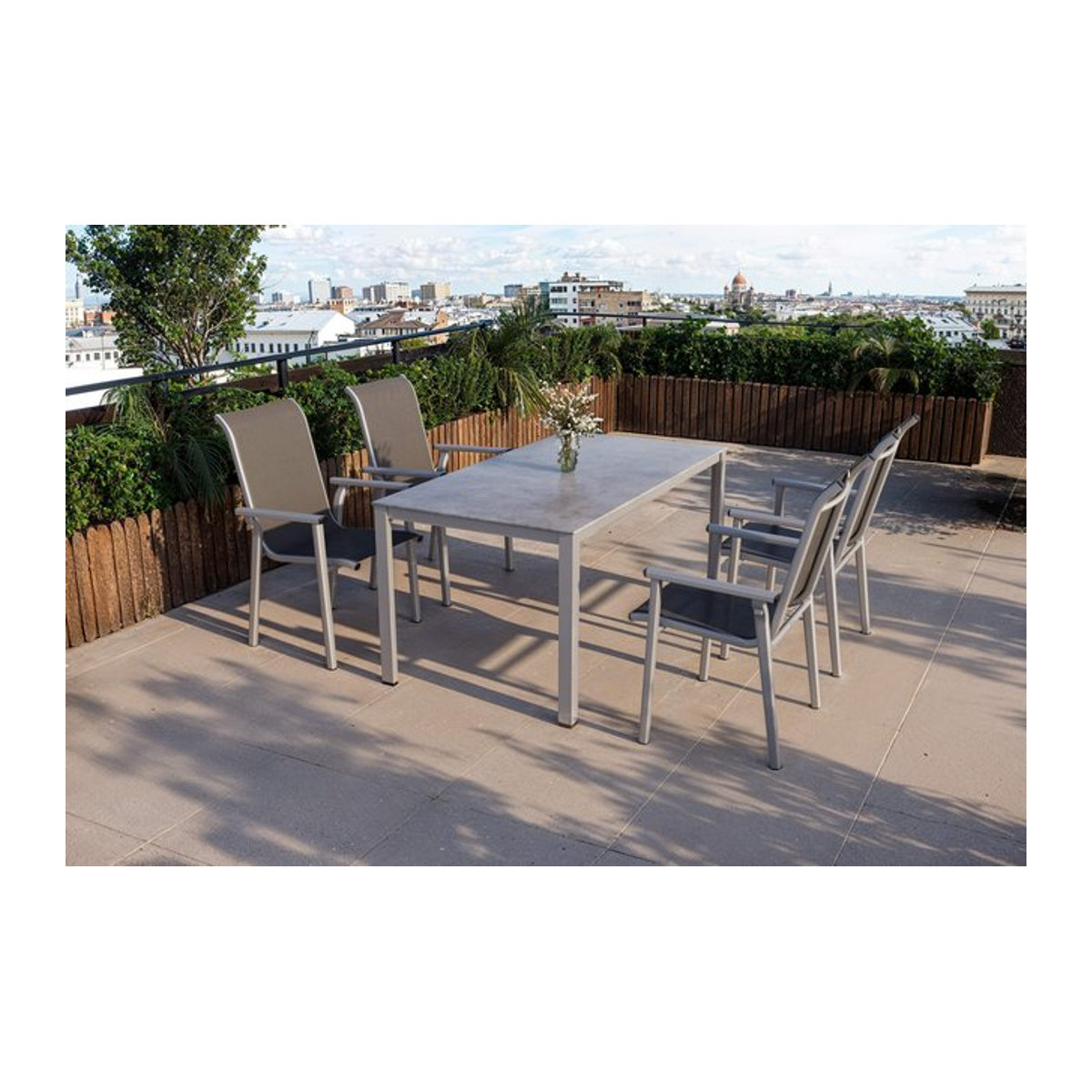 Kettler BasicPlus Pro Garten-Essgruppe aus Alu und Textilene in Silber/Anthrazit mit Tisch und 4 Stapelsesseln, Tisch Breite: 160 cm, Tiefe: 90 cm - Bild 1