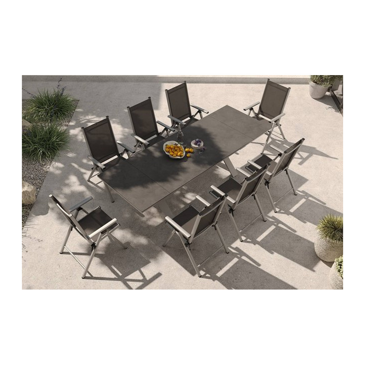 Kettler BasicPlus Pro Garten-Essgruppe in Silber/Anthrazit mit Spraystone-Tischplatte und 8 Klappstühlen aus Aluminium und Textilene - Bild 1