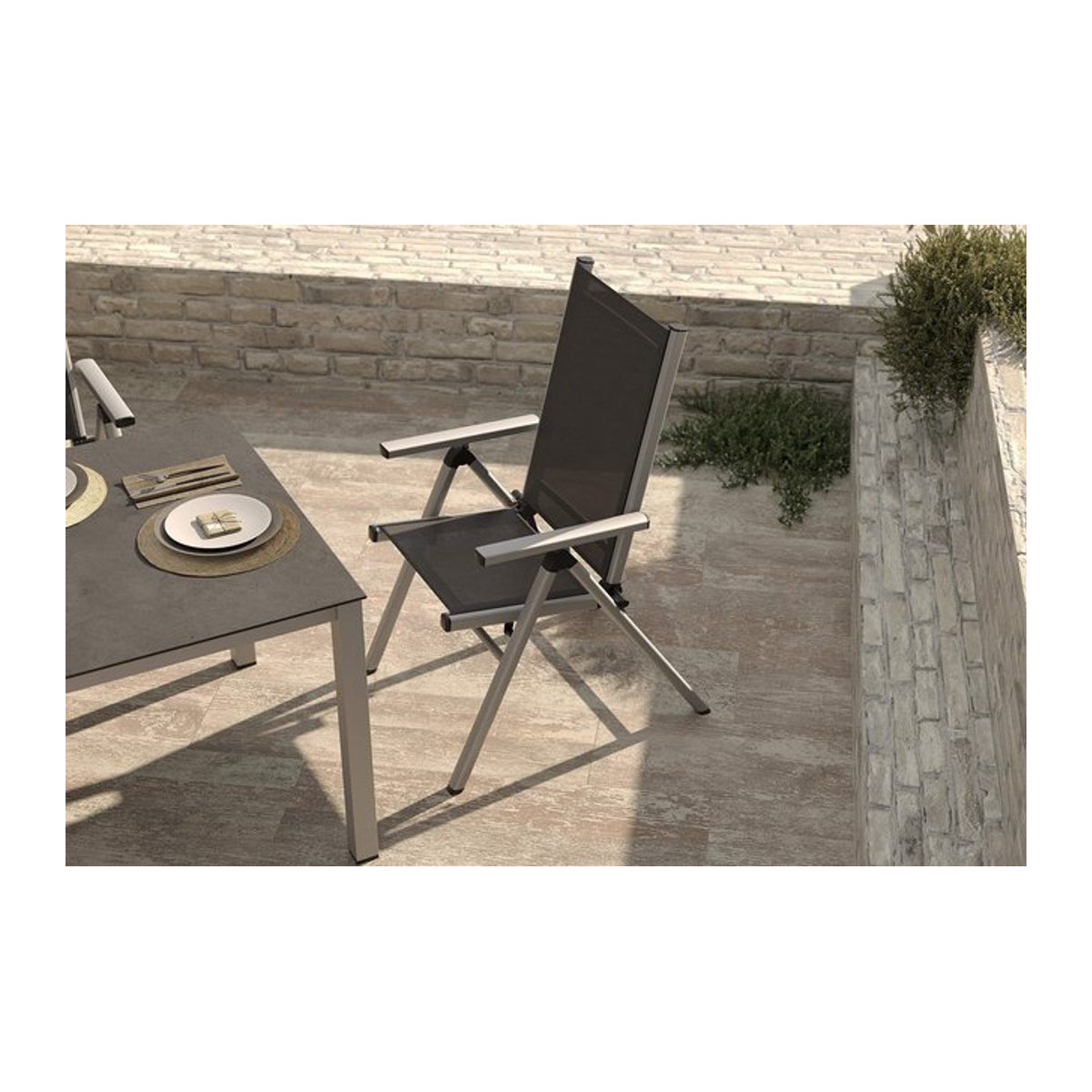 Kettler BasicPlus Pro Klappstuhl aus Aluminium und Textilene in Silber/Anthrazit, B/T/H: 75 x 62 x 110 cm - Bild 1