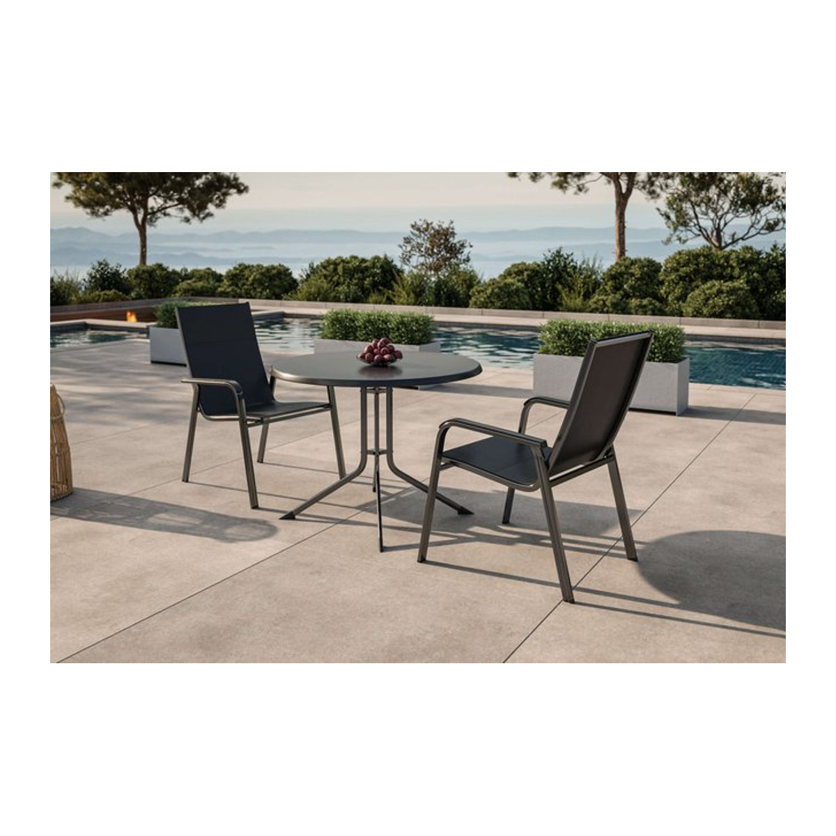 Kettler Boulevard Basic Plus Garten-Essgruppe in Anthrazit mit Klapptisch Ø 100 cm und 2 Stapelsesseln aus Aluminium - Bild 1