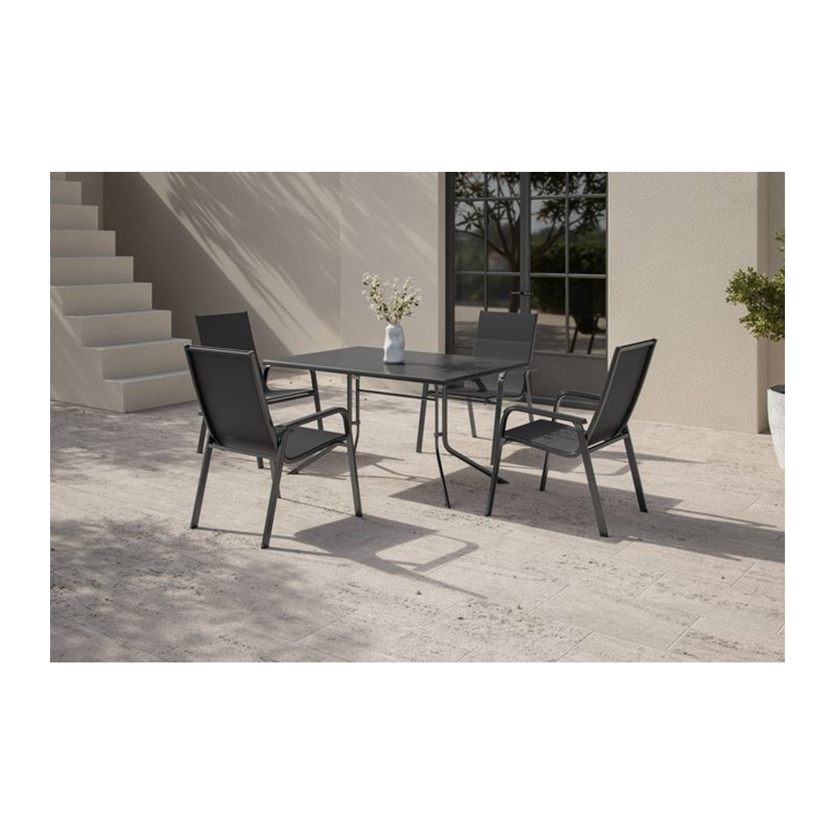 Kettler Boulevard Basic Plus Gartenessgruppe in Anthrazit mit Klapptisch und 4 Stapelsesseln aus Aluminium - Bild 1