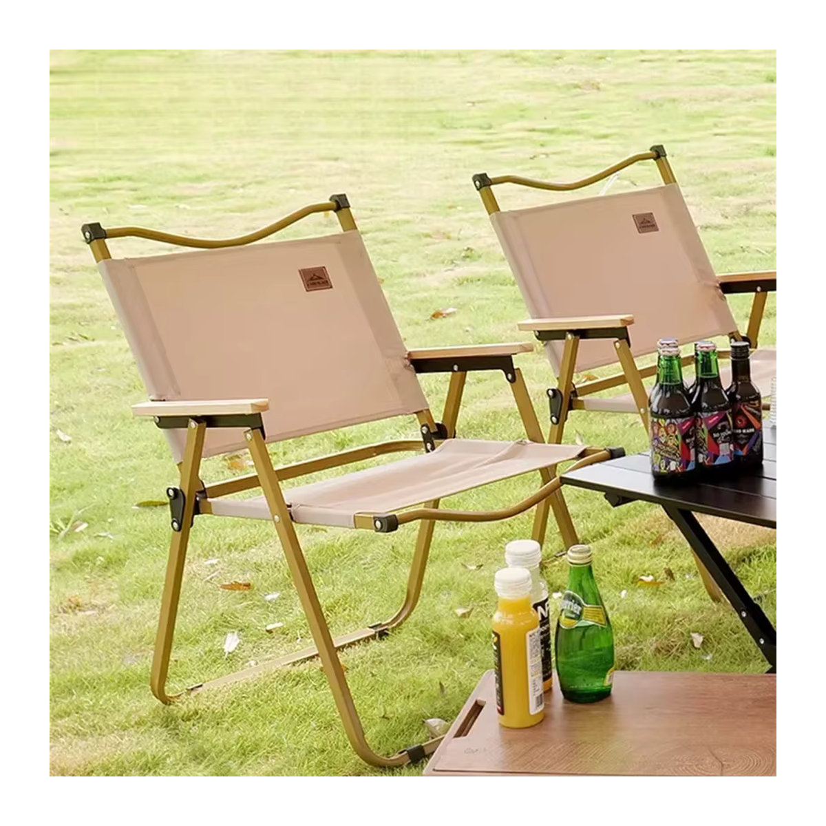 Klappbares Campingstuhl-Set für den Außenbereich in Beige mit Holzmaserung und Stoffbezug - Bild 6