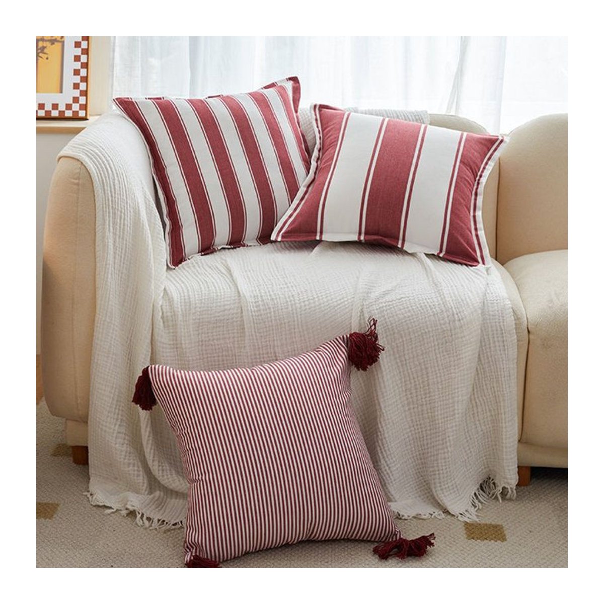 Klassischer gestreifter Kissenbezug von efundeal aus recyceltem Polyestergewebe in Rot und Beige, B/B: 45 x 45 cm, für Innen und Außen - Bild 1