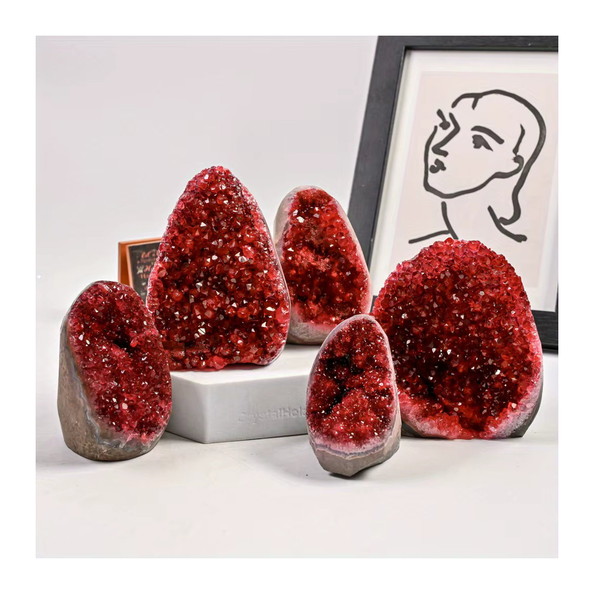 Klassischer roter Amethyst-Geodencluster von CrystalHola als ästhetischer Dekostein - Bild 2